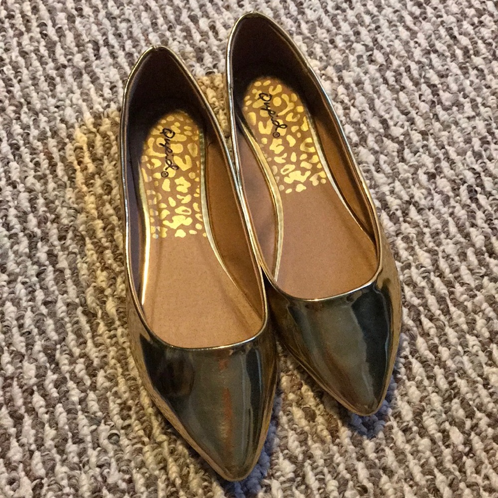 Gold flats